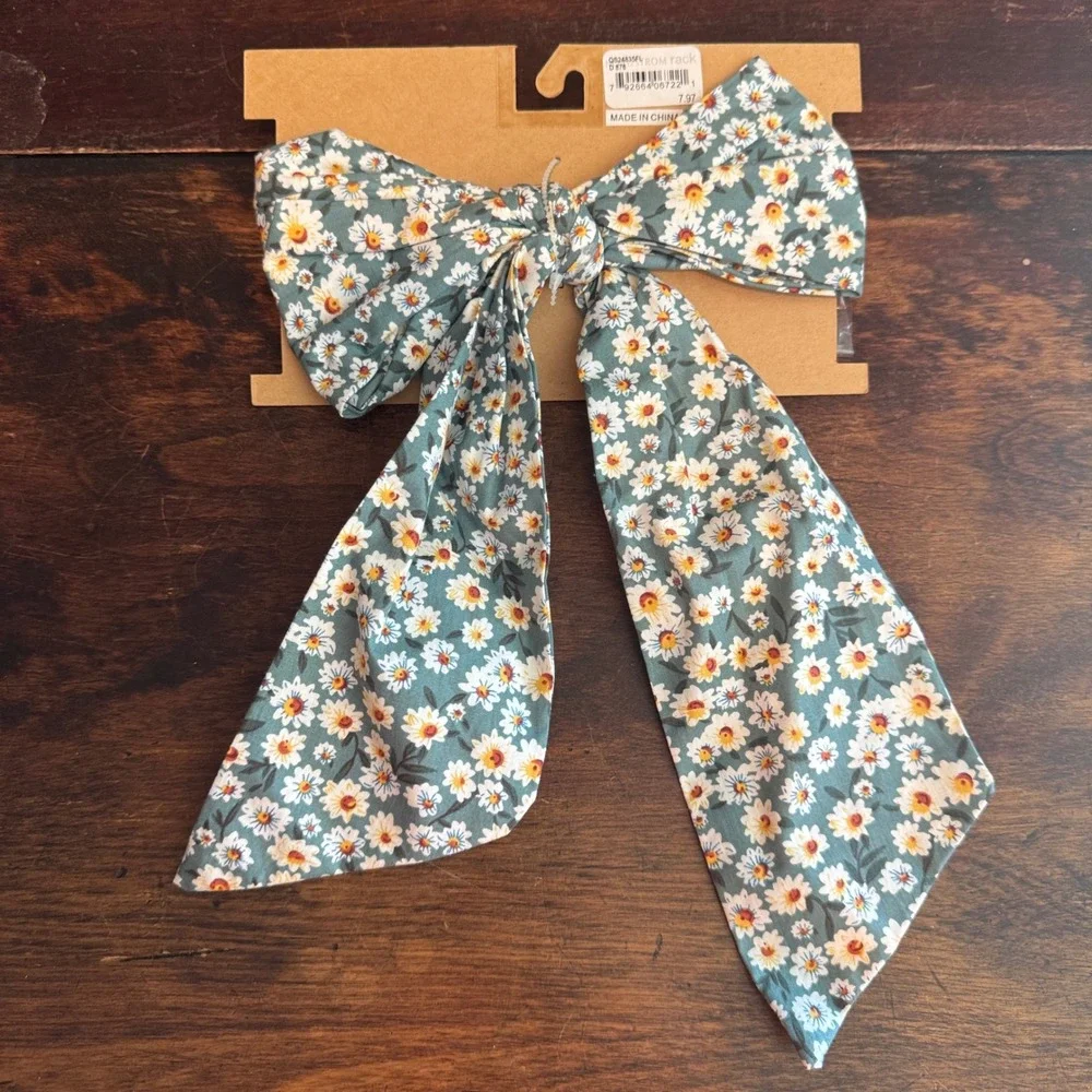 Berry Pastel Blue Tan Plaid & Floral Preppy‎ Face Mask Ties in back